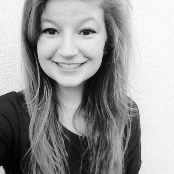 Meet your Posher, Kiley - Picture 1 of 1